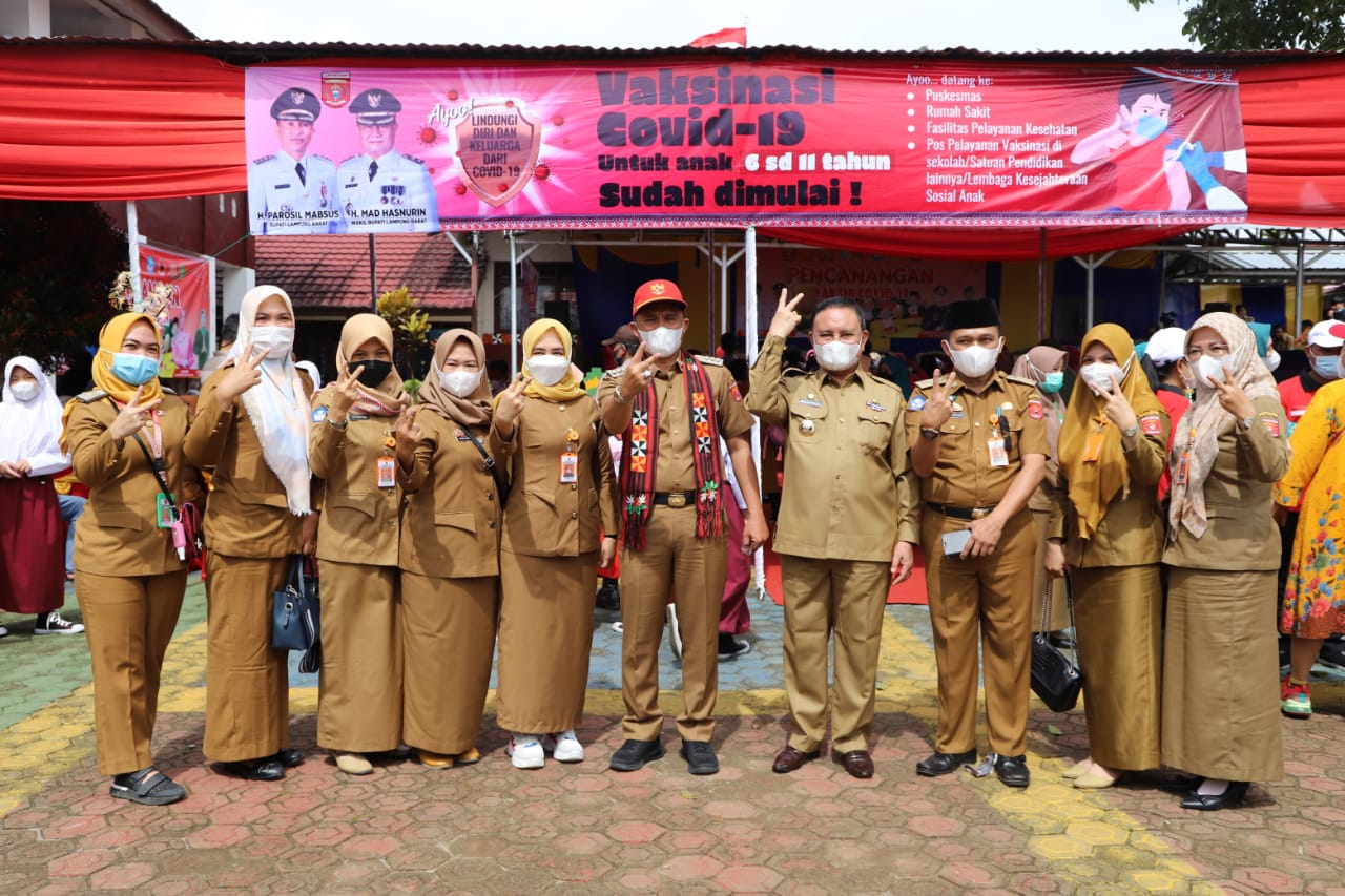 Bupati Lampung Barat H, Parosil Mabsus, Launching VAKSINASI COVID-19 Untuk Anak Usia 6-11 Tahun