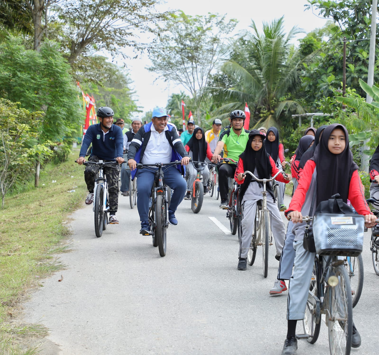 Tour de Sawah Gowes Sambil Melihat Hamparan Persawahan.