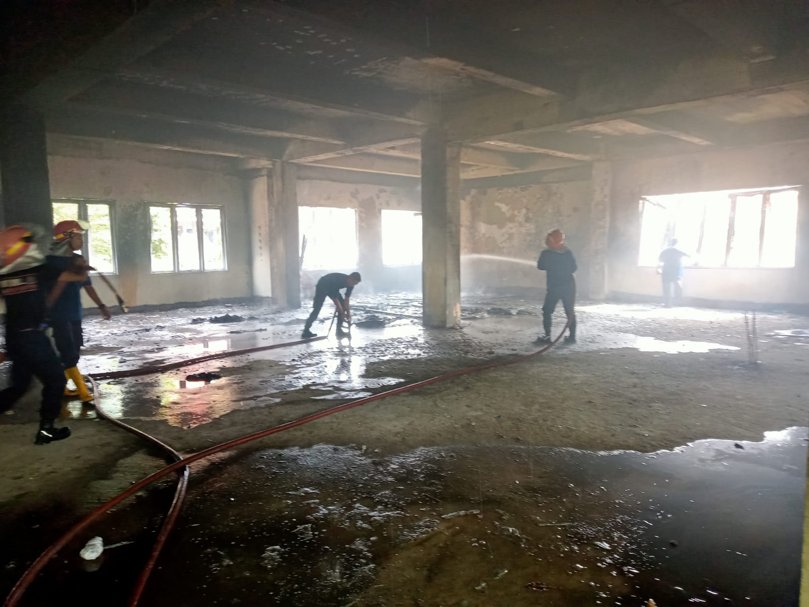 gedung riset center Politeknik Negeri Sriwijaya Terbakar